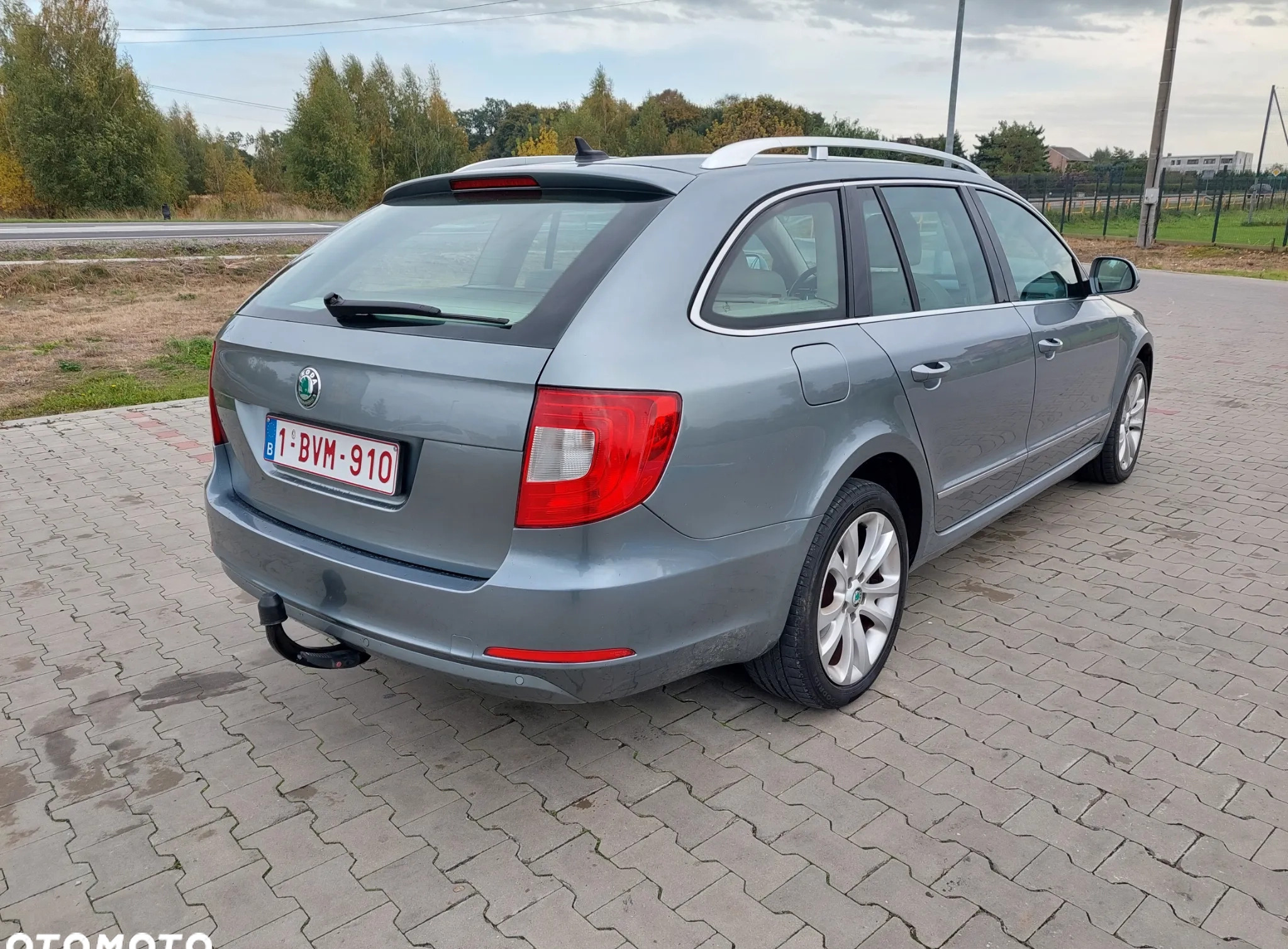 Skoda Superb cena 32700 przebieg: 295000, rok produkcji 2010 z Zawiercie małe 121